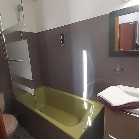 Hotel Logis Le 1050
