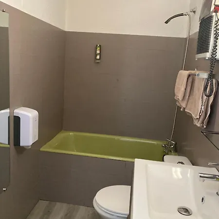 Logis Restaurant Le 1050 Hotel